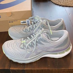 ASICS Gel Kayano 28 Size 9
